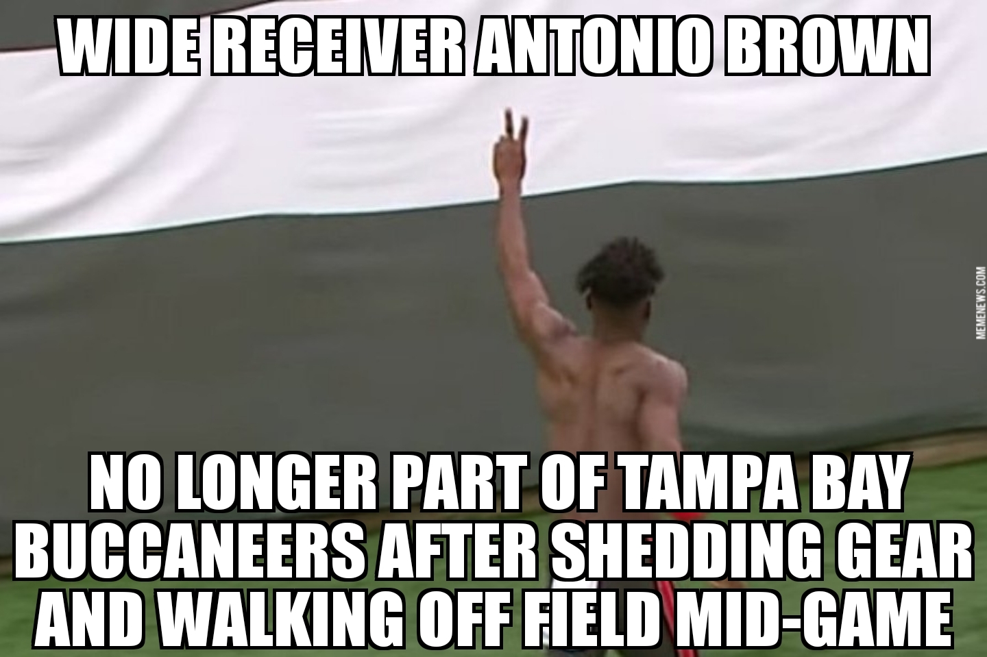 Antonio Brown leaves Bucs